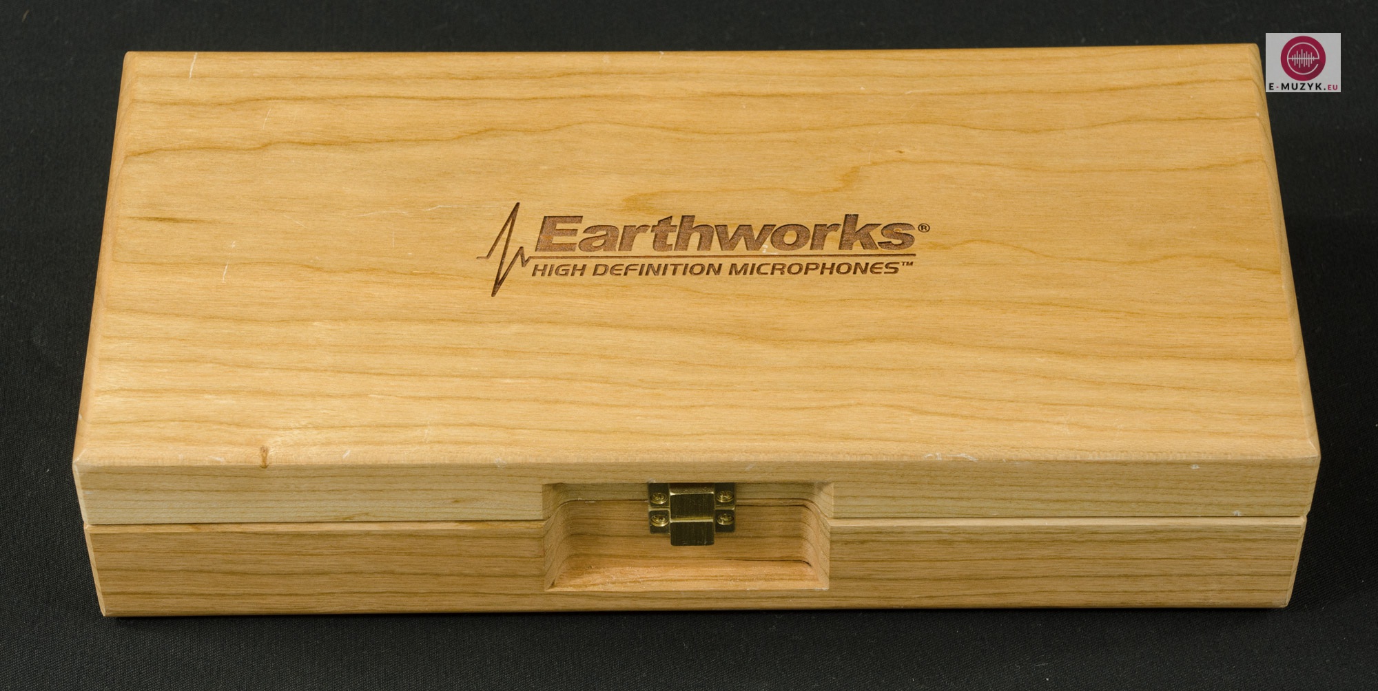 Earthworks SV33 box