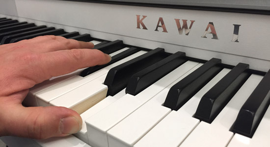 test Kawai Concert Artist CA-97 – cyfrowe pianino z drewnianą płytą rezonansową i drewnianą klawiaturą