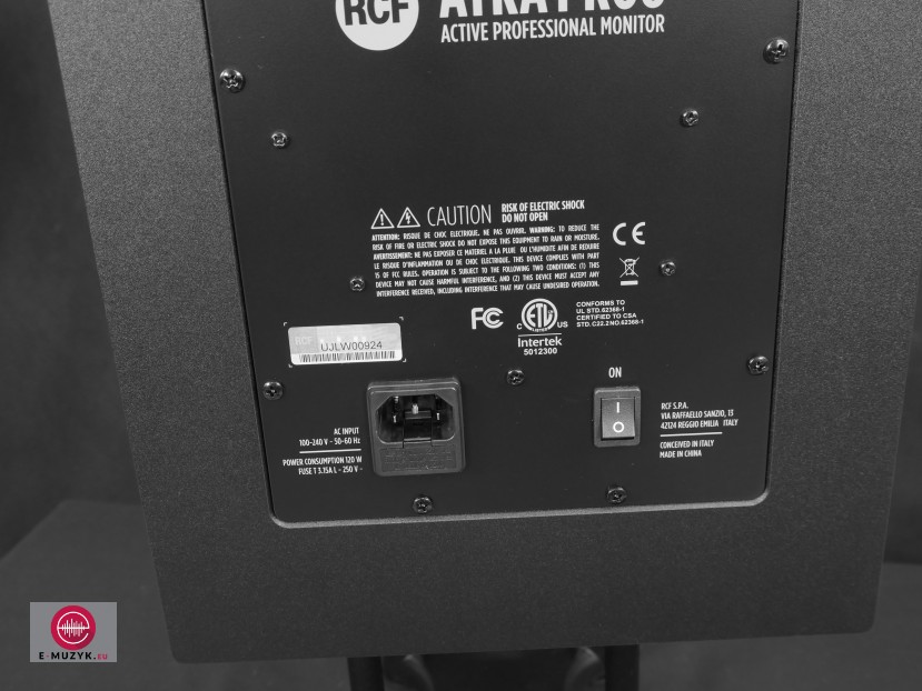 RCF AYRA Pro8 studio monitor panel rear power