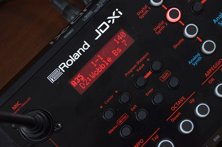 Roland-JD-Xi-panel-LCD
