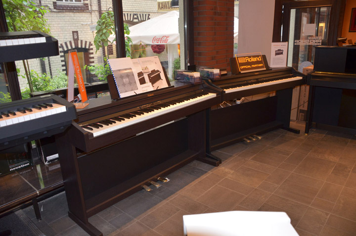 Music Store klawisze Roland pianina